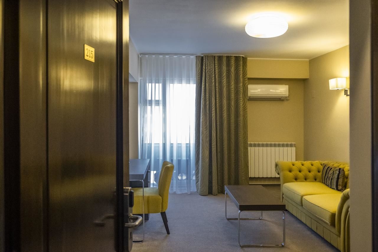 Отель Hotel Pietroasa Бузэу-5